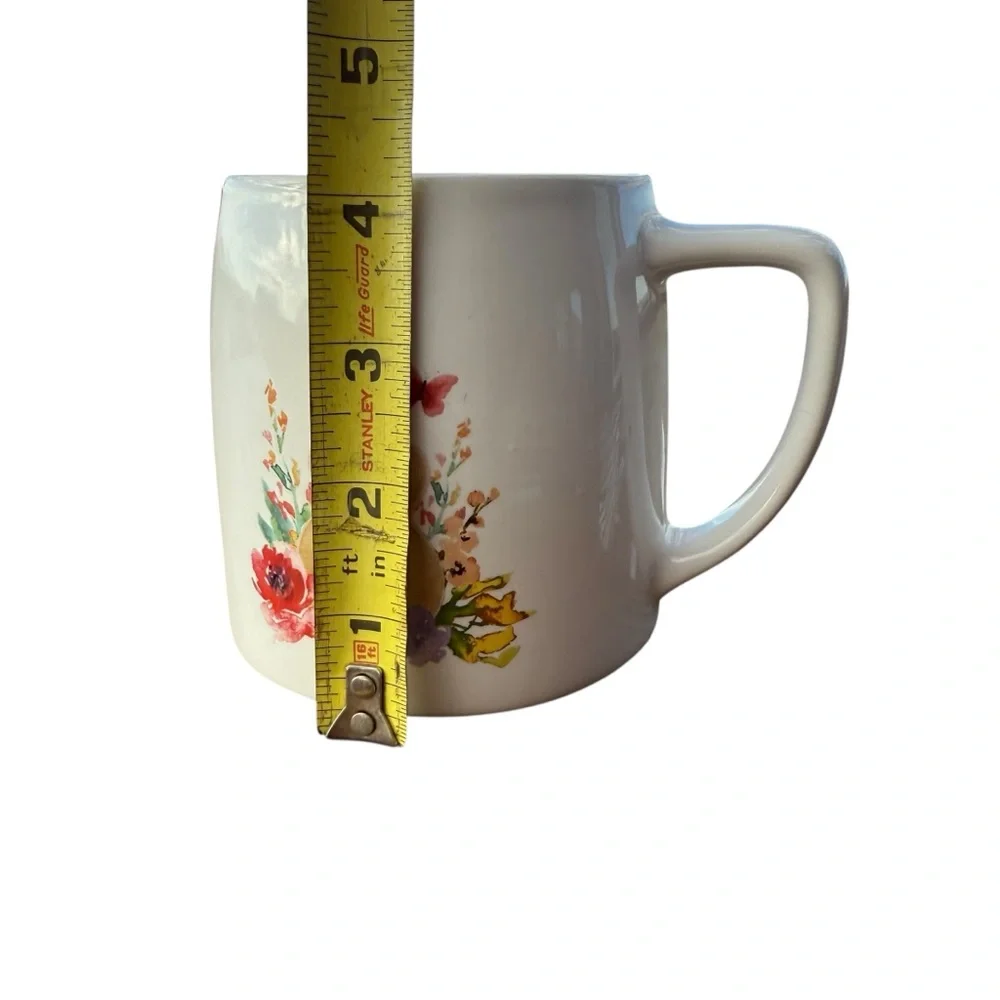 DOLLY PARTON GUITAR & FLOWER CERAMIC COFFEE MUG